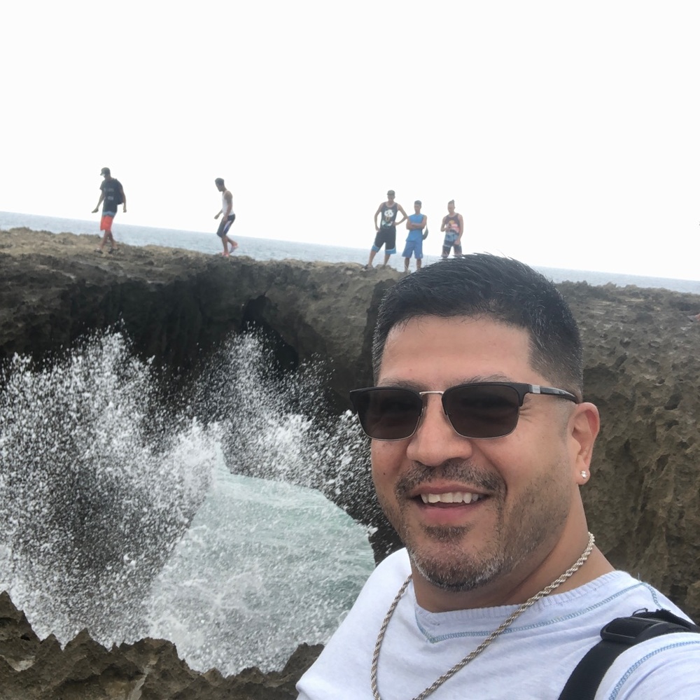 Meet your Posher, Luis